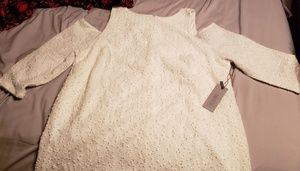 Jennifer lopez cold shoulder tunic